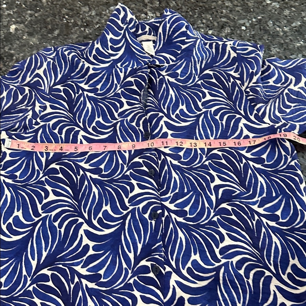 H&M Blue and White Patterned Top - Picture 4 of 9